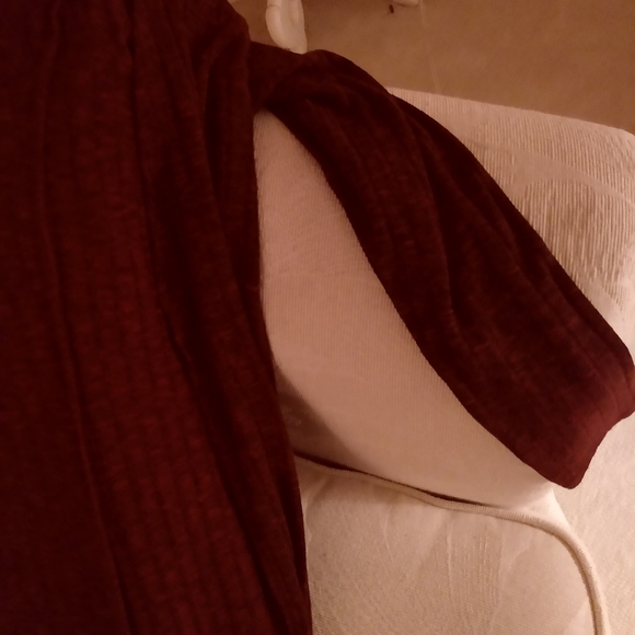 Serena Williams Red/Black Blend Full Cardigan - Picture 7 of 8